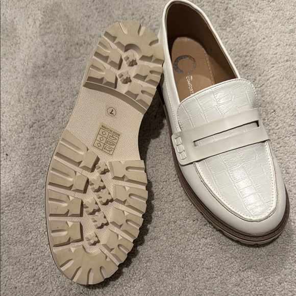 White Croc-Embossed Loafers - Picture 4 of 5